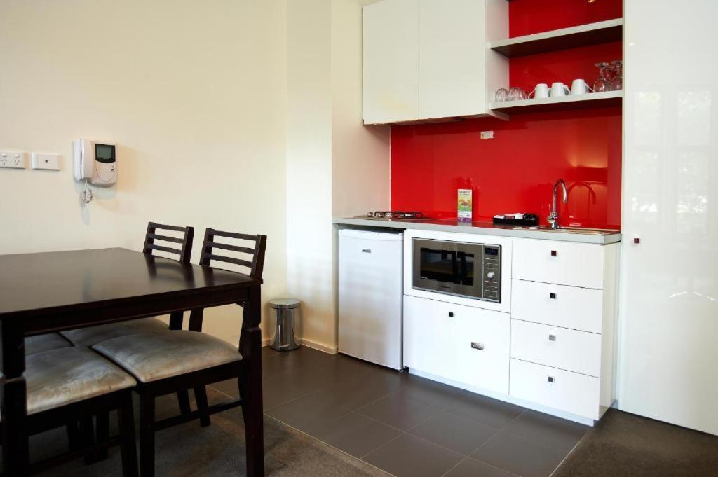 Comfort Apartments On Elizabeth Melbourne Bagian luar foto